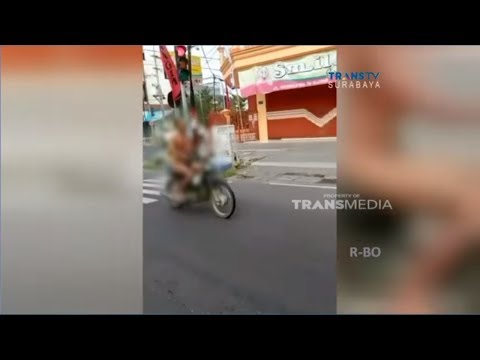 Viral! Heboh Pengendara Bugil Naik Motor