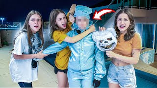 Tiramos A Máscara Do Urso E Nos Surpreendemos