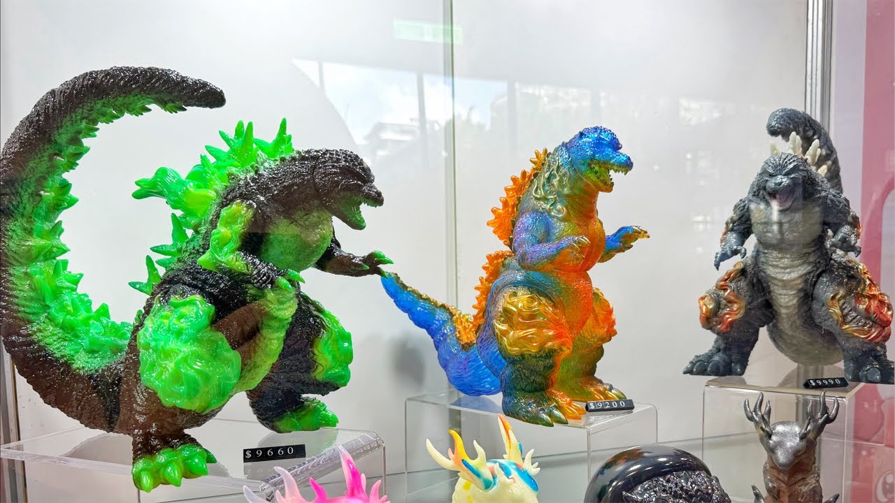 EPIC Godzilla Figures & Statues at Taipei Toy Show! 🤯 - YouTube