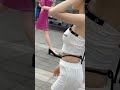タイトミニの尻にパン線出ちゃう美女モデル #Shorts #パンティライン