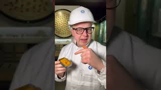 Можно ли держать в руках уран?! #shorts