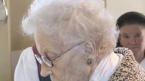 Magda Olivero canta nella Chiesa di Solda a 96 ann...