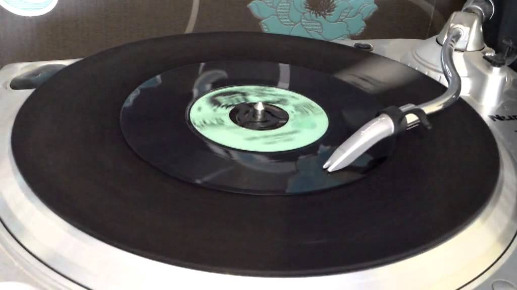 Guarda Billy Dice - Keep On Knocking (Hit 1972) su YouTube Guarda Billy Dice - Keep On Knocking (Hit 1972) su YouTube