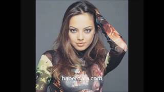 Ebru Gündeş - Aman Kimseler Duymasın