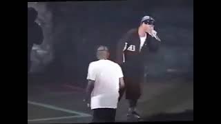 6 Times Eminem Got Angry at Fans in the Crowd [Compilation] Resimi