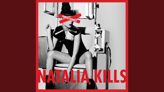 Vignette de la vidéo "Natalia Kills - Superficial"