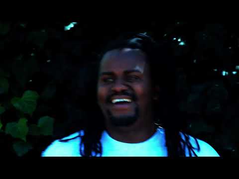 Linx Kariloss - Pose //  Koffee - Toast