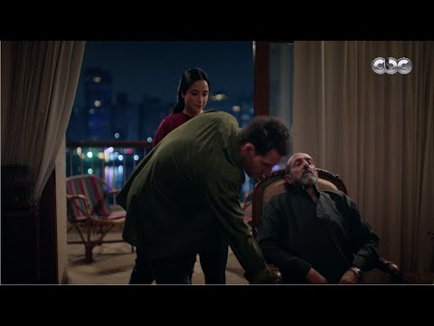 حدوتة منسية مشهد يقطع القلب حتت أبوها كان قاعد في وسطهم وفجأة مات ماتسيبنيش ماليش غيرك يابابا