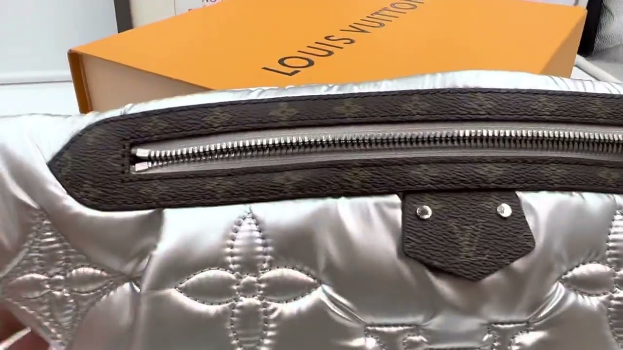 louis vuitton maxi bumbag