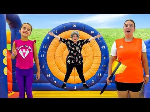 Ruby And Bonnie Biggest Inflatable Park Challenge