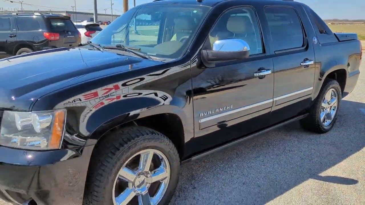 2013 Chevrolet Avalanche Black Diamond LTZ