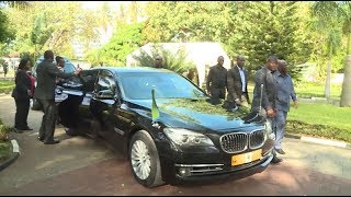 Download lagu Video Rais Magufuli na Mkewe walivyoingia nyumbani kwa Baba wa Taifa Video Rais Magufuli na Mkewe walivyoingia nyumbani kwa Baba wa Taifa