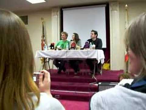 Vic Mignogna Laura Bailey Travis Willingham discuss height