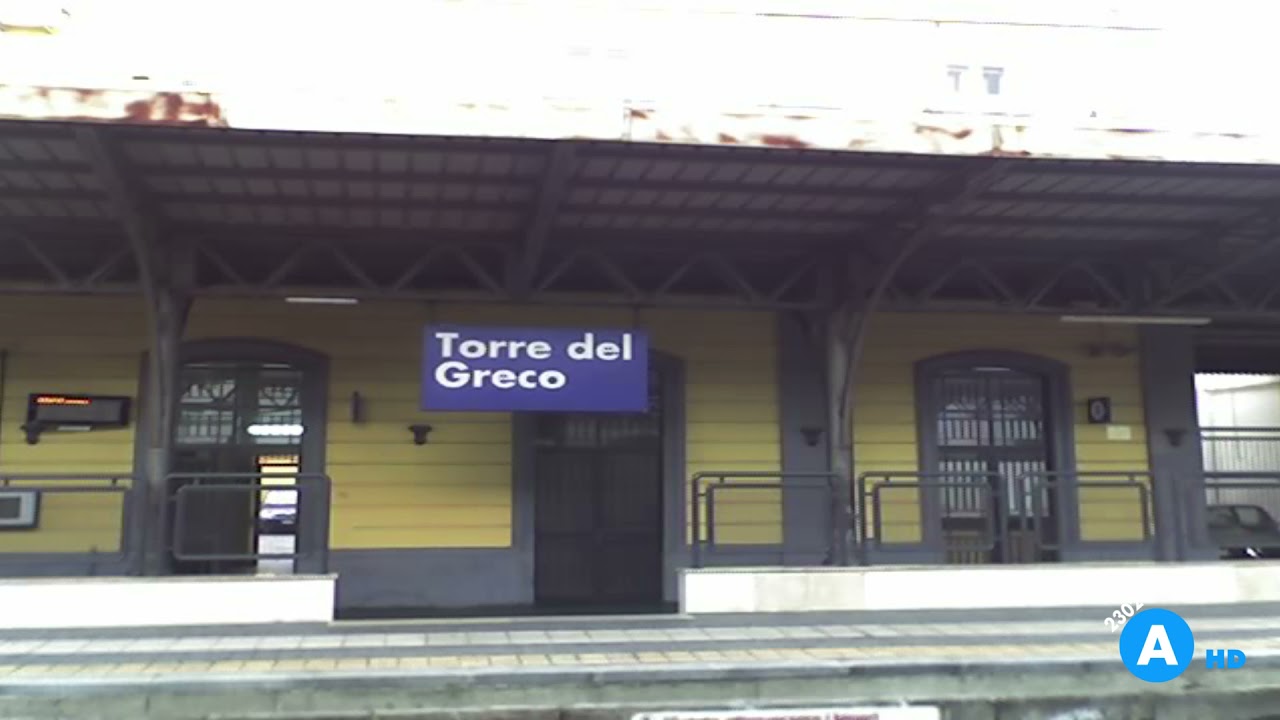 Annunci alla Stazione di Torre del Greco