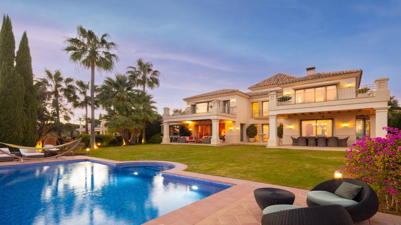 Luxurious Villa with Panoramic Views in Marbella, €5.000.000 | Marbella Hills Homes Real Estate