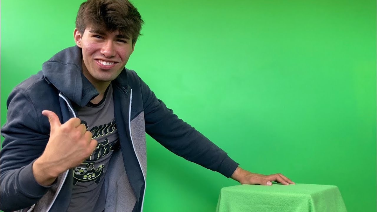 Season 4 Episode 1, behind the scenes clip - YouTube