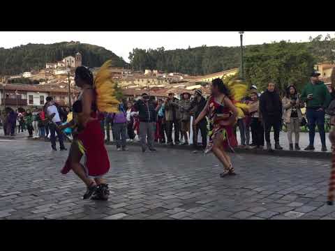 Carnaval plaza Cusco