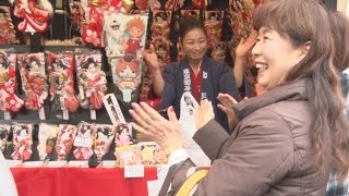 浅草で師走の羽子板市 １９日まで開催