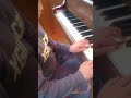 小学生のピアノ