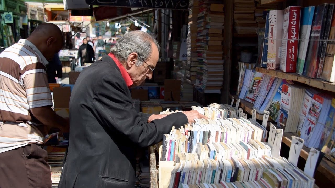 سور الأزبكية، قبلة لعشاق القراءة من باحثين وهواة اقتناء الكتب النادرة