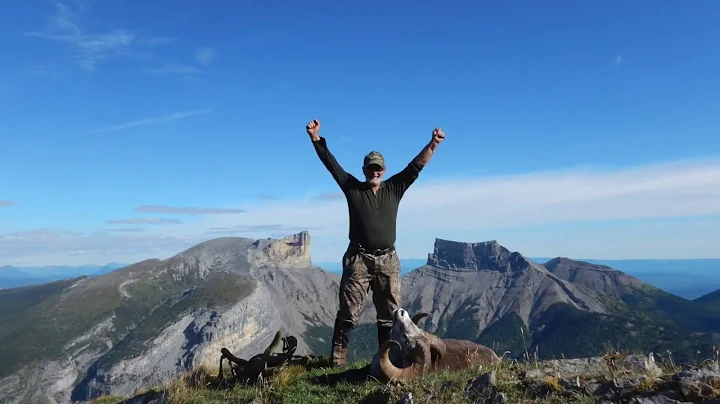 EPIC 39 DAY STONE SHEEP HUNT! "On the trail of Cha...