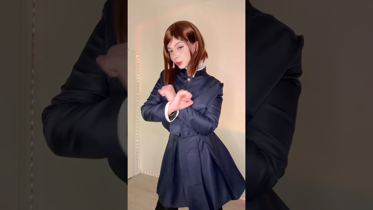 This hammer was flying all over the room😅 #cosplay #nobarakugisaki #jujutsukaisen #dance #shorts