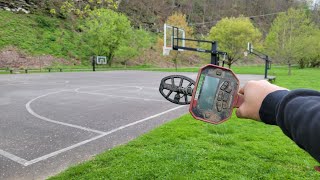 Metal detecting local basketball courts with my minelab vanquish 440