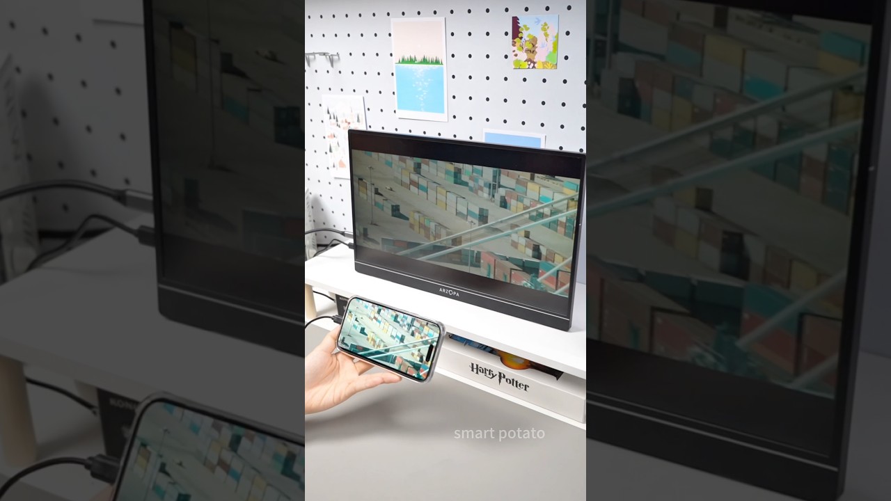 With this portable monitor you can work, play games or watch movies anywhere.