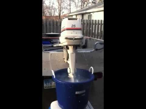 1983 25hp Johnson outboard motor - YouTube