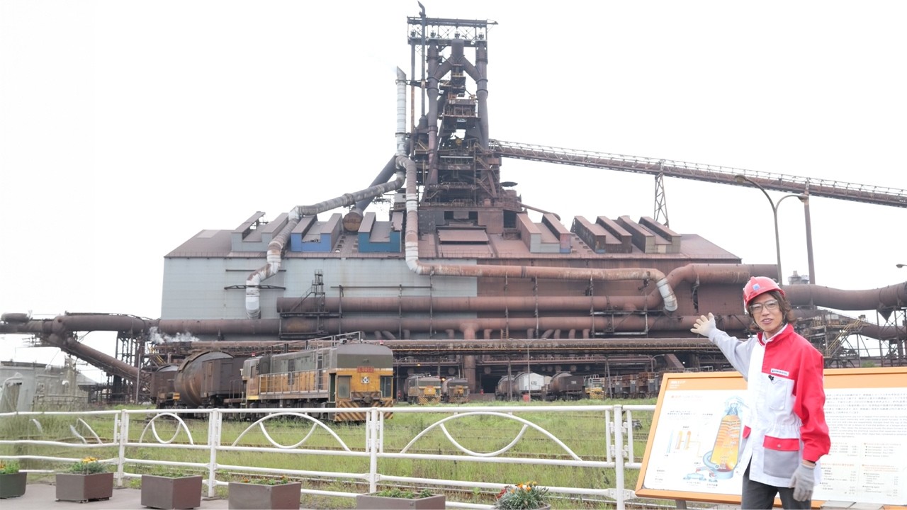 We melted 30,000 tons of stone to make a steel plate. - YouTube