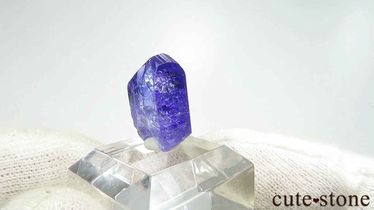 タンザニア メレラニ産 タンザナイトの原石（加熱処理） No.83 - cute