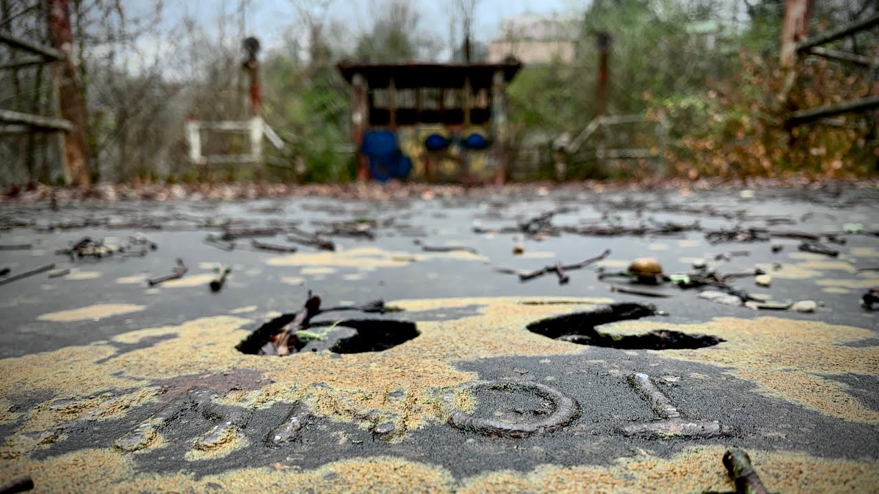 The Rusted Ferry - Exploring with Lyle