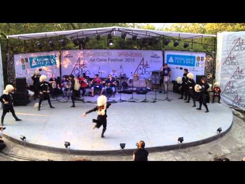 ძალიან მაგარი ქართული ცეკვა/Dzalian magari qartuli cekva/Awesome Georgian dance.