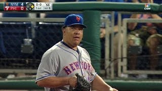 NYM@PHI: Herrera reaches on a Loney error in the 6th