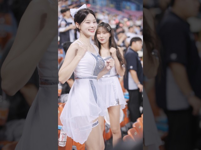 장난기 폭발 안타송 KT 위즈 이예빈 치어리더