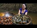 Sweet Couple Cooking Snails Fried with Curry Recipe and Eating Very Yummy in Wild