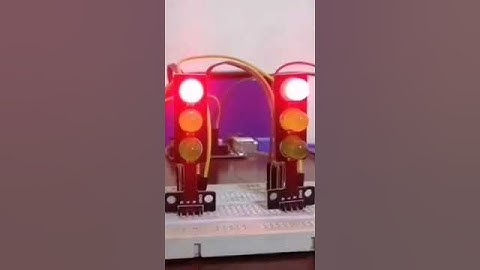 Traffic light prototype#machine #3dprinting#arduinoproject #arduino#robotics #programming#automobile