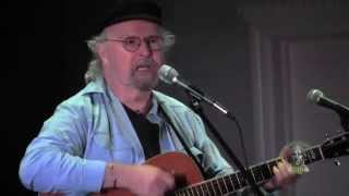 Video thumbnail of "Tom Paxton zings Trump and sings for GOP candidates"