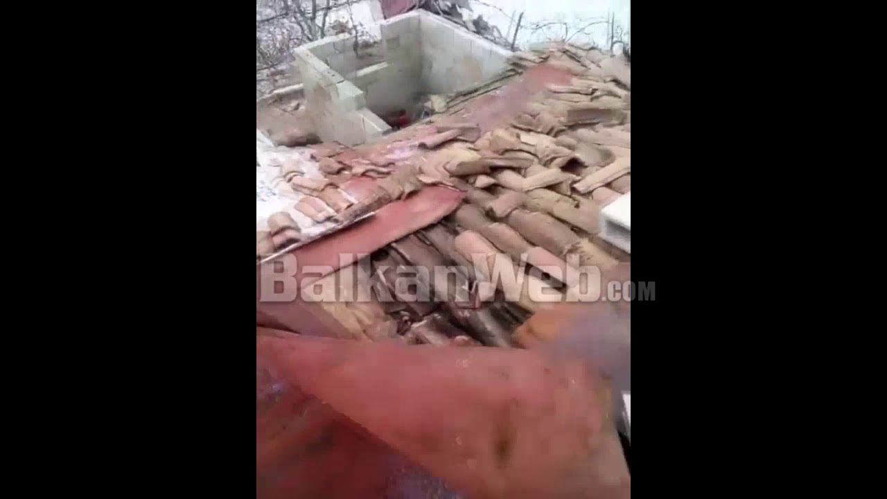 Era e fortë ‘shkul’ çatitë e banesave në qarkun e Elbasanit
