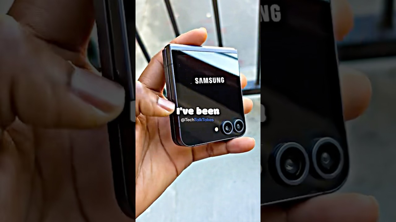 Flip Phones are Taking Over The World @Waveform