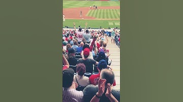 J.T. Realmuto doubles (2) on a sharp line drive to left fielder Griffin Conine.#phillies 🆚 #marlins