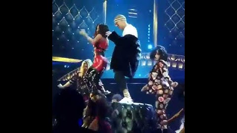 Bad Bunny + Becky G|   Mayores   En Los Premios Latín Music Awards 2017
