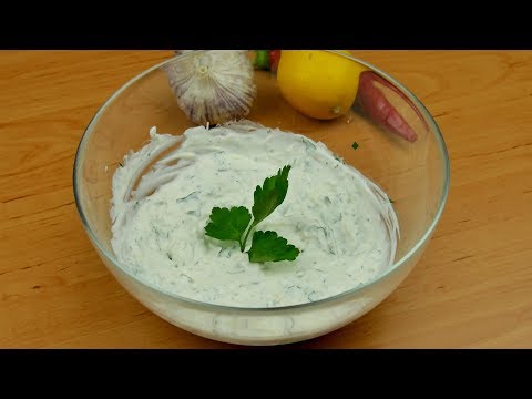 Video: Jak Vyrobit Krémovou česnekovou Omáčku