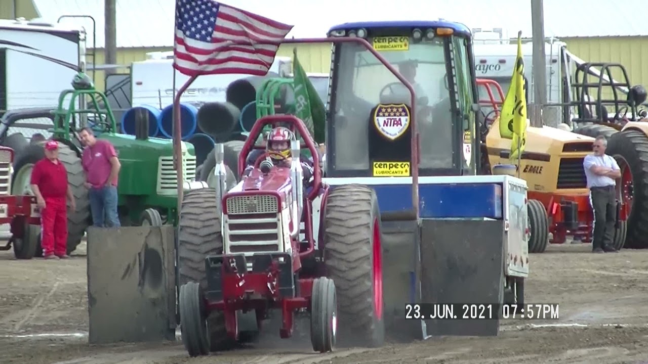 V8 HOT ROD TRACTORS DARKE COUNTY TRACTOR PULLERS 2021 WAYNE COUNTY INDIANA FAIR