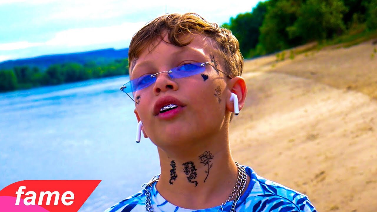 JENOM VPŘED - Lupínek (Official Video)