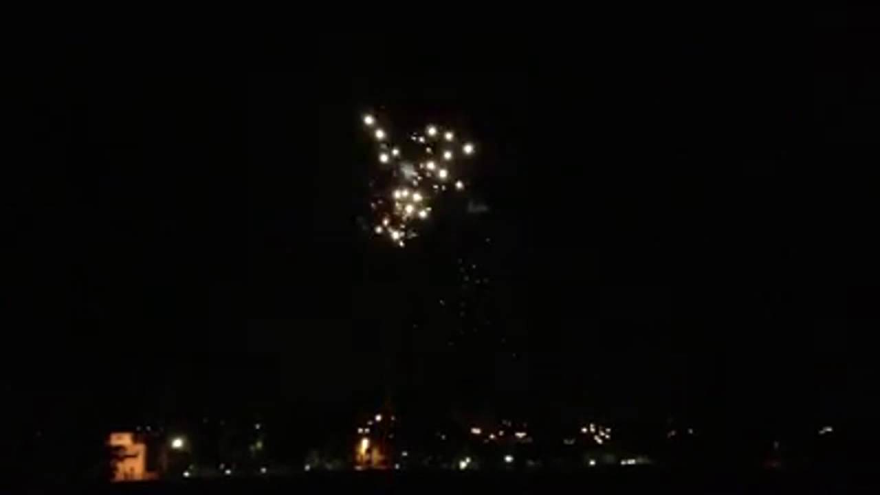 Great wall fireworks Wizard (6 shot tall) YouTube