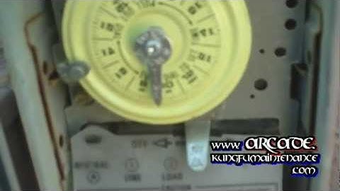 How To Reset Old School Mechanical Timer Settings For Daylight Savings