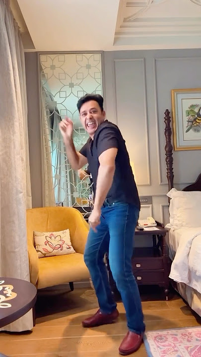 Anari no. 1 #funny #hindisong #bollywood #bollywoodsongs #entertainment #dance #govinda