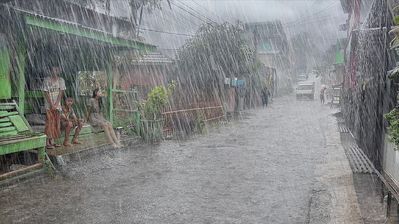 The biggest super rain in history in an Indonesian village, heavy rain, storms, wind and lightning