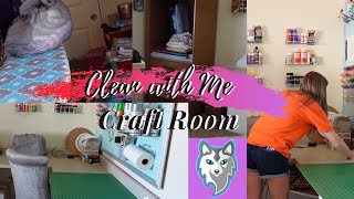 CLEAN WITH ME | Base Housing Edition: Cleaning my craft room